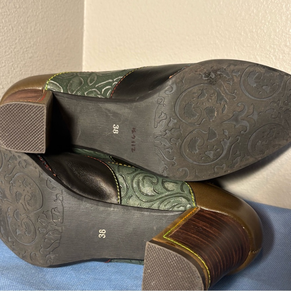L’Artiste Lavada Bootie by spring step heeled Oxford, hand painted leather - Picture 15 of 16